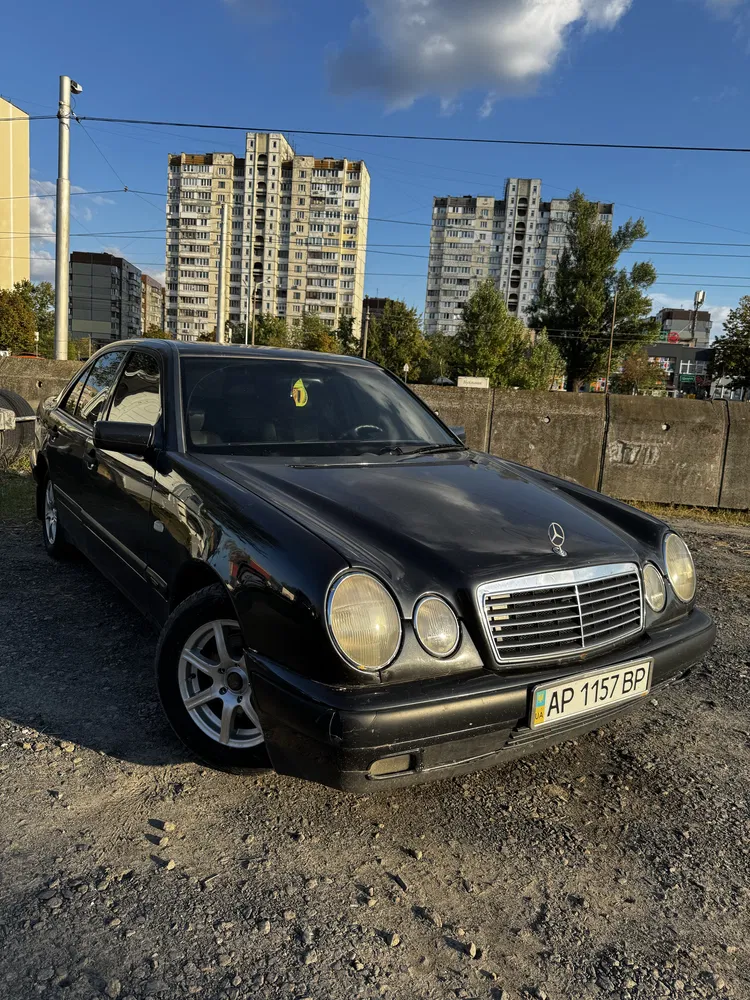 Фото 1996 Mercedes-Benz 200