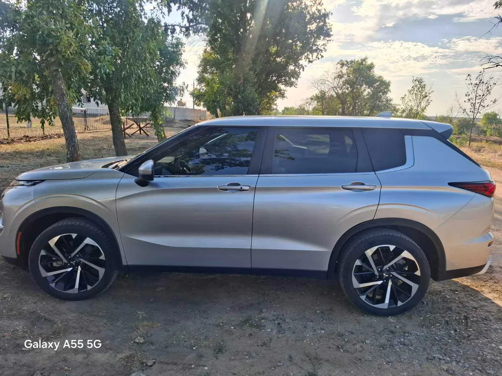 Фото 2023 Mitsubishi Outlander