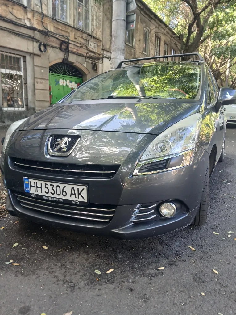 Фото 2010 Peugeot 5008