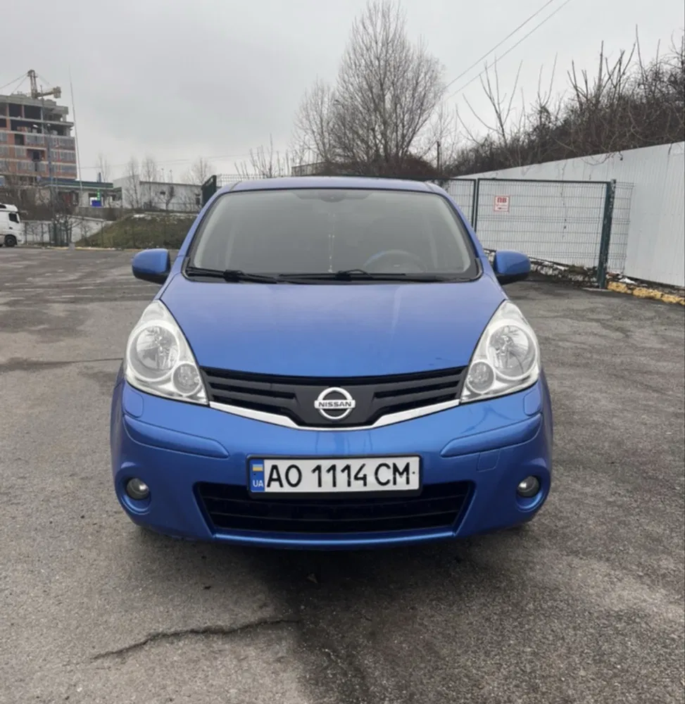 Фото 2010 Nissan Note