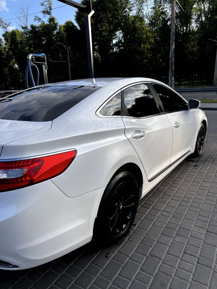 Фото 2012 Hyundai Grandeur