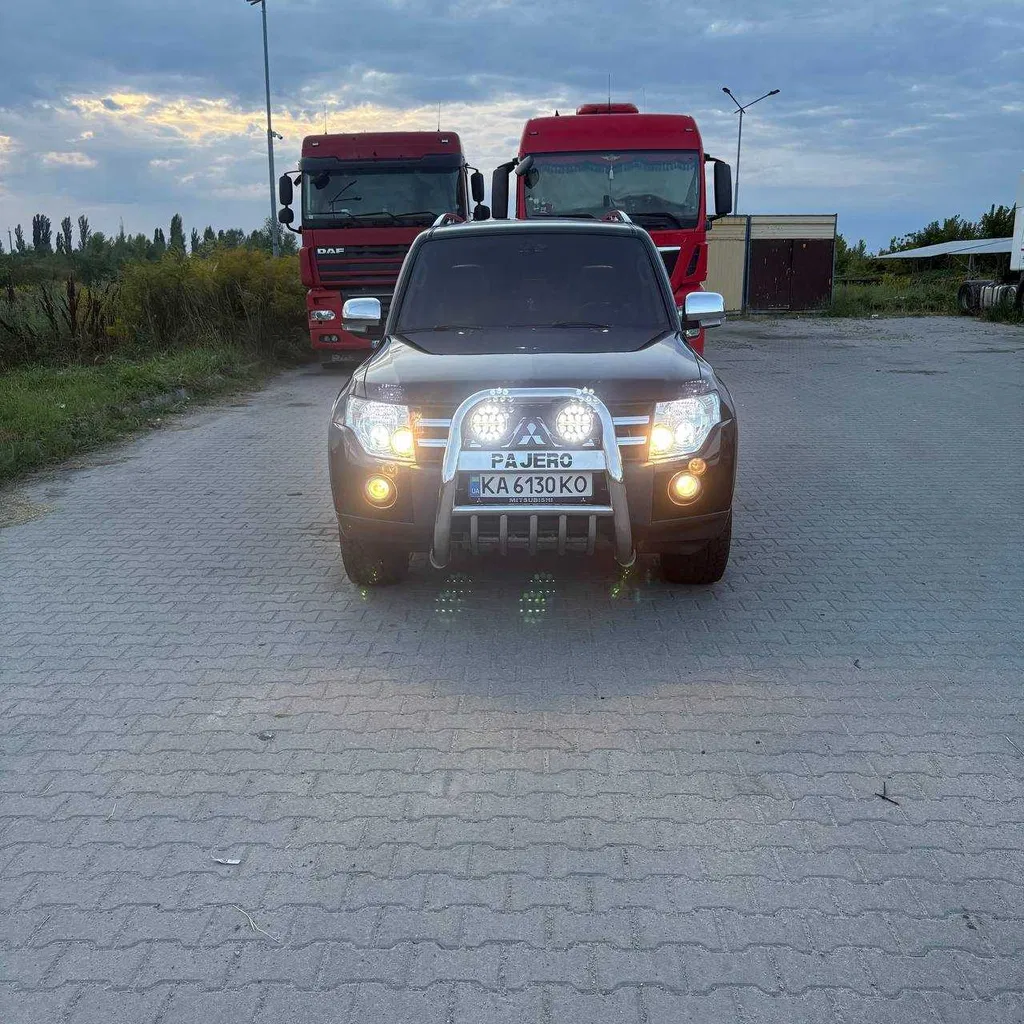 Фото 2008 Mitsubishi Pajero