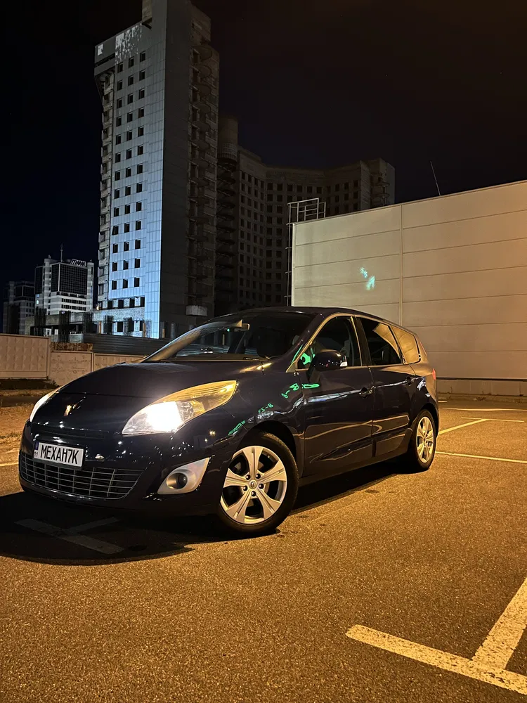 Фото 2009 Renault Grand Scenic