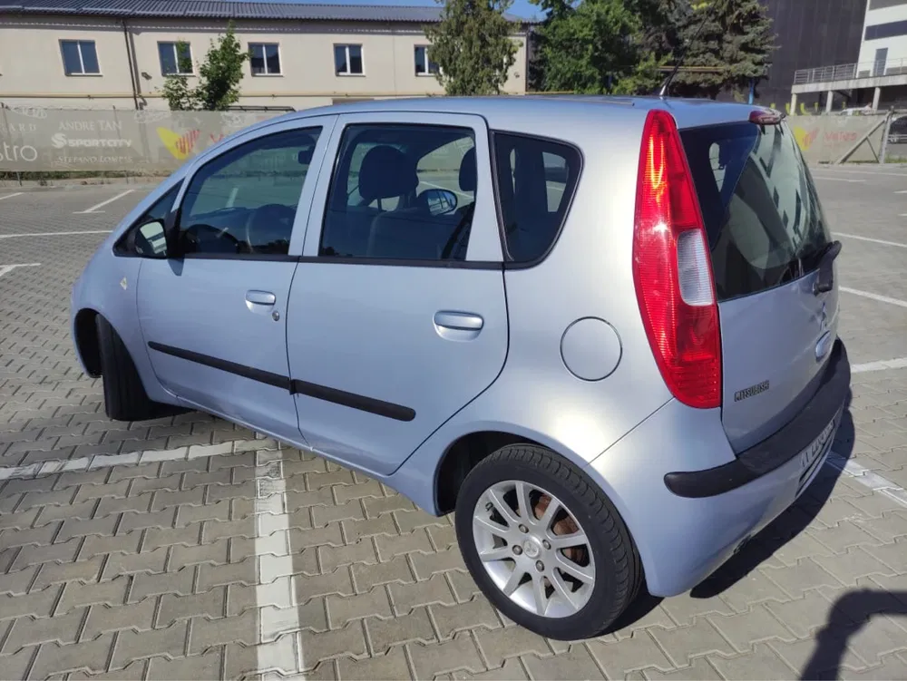 Фото 2008 Mitsubishi Colt