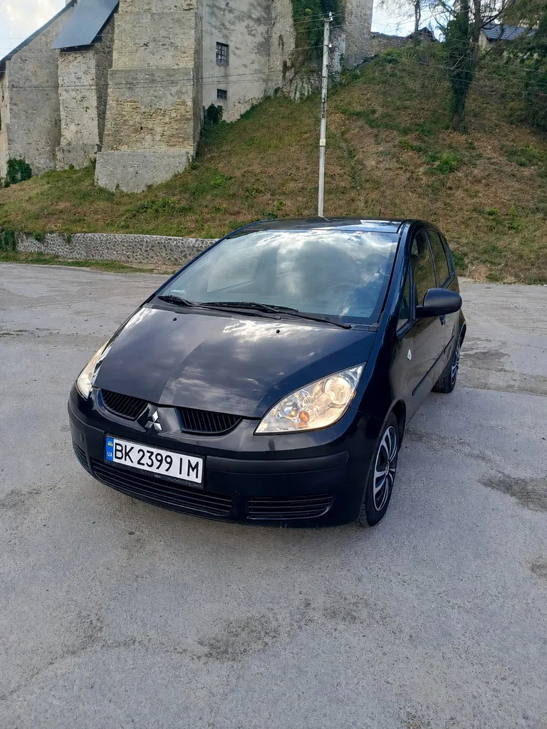 Фото 2008 Mitsubishi Colt