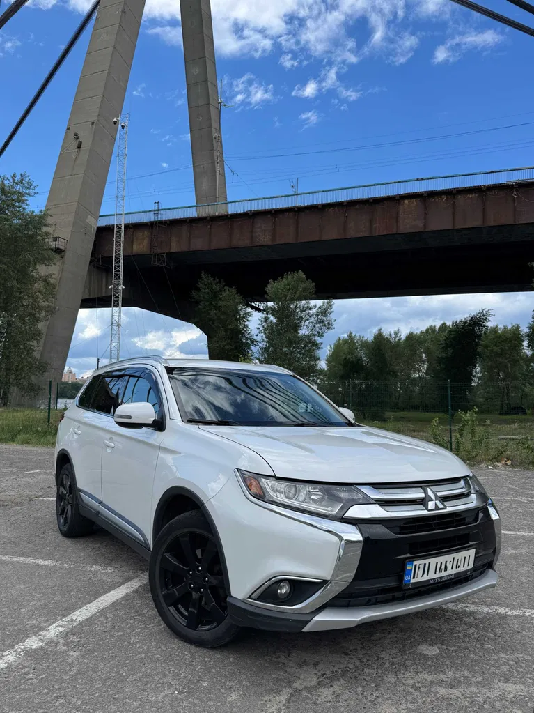 Фото 2016 Mitsubishi Outlander