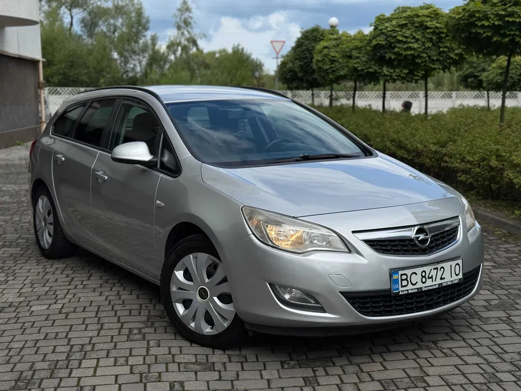 Фото 2011 Opel Astra