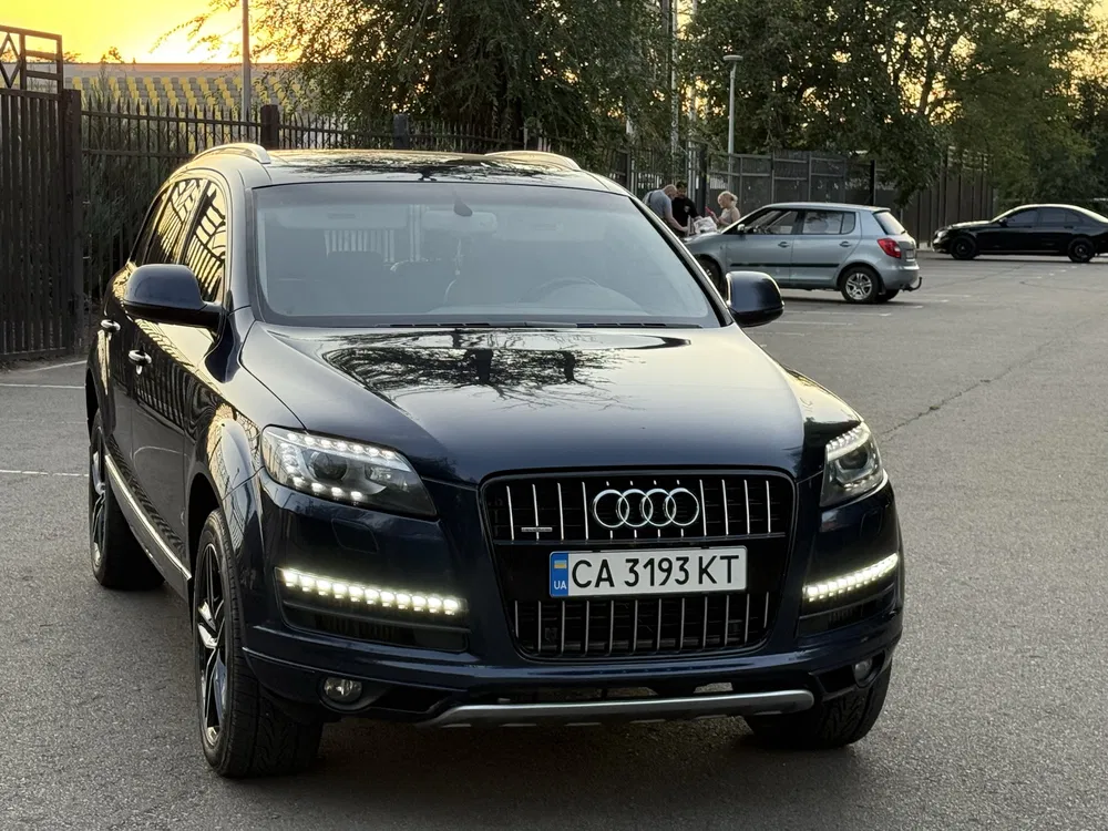 Фото 2013 Audi Q7