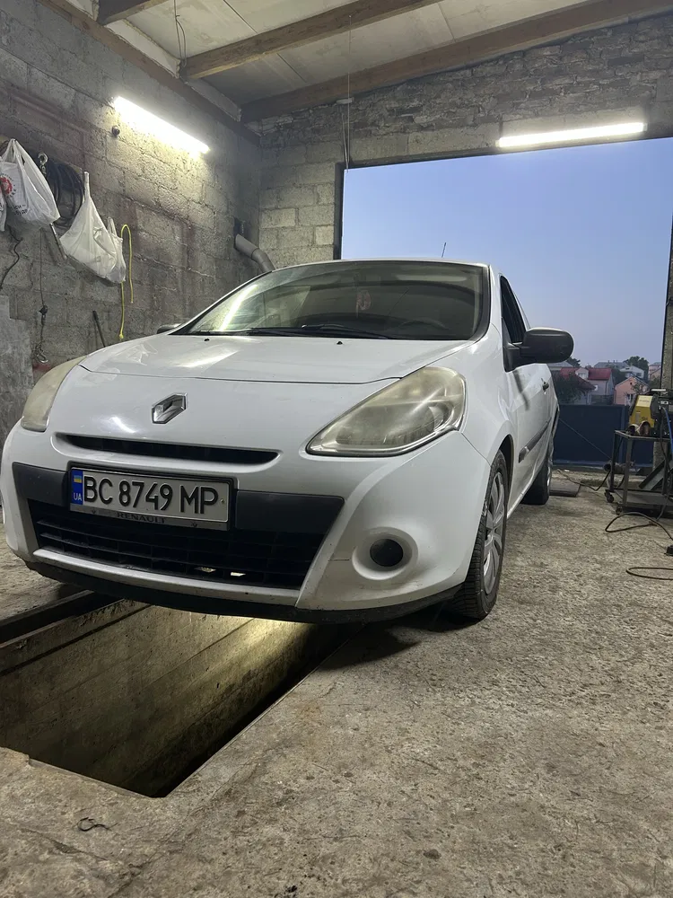 Фото 2011 Renault Clio