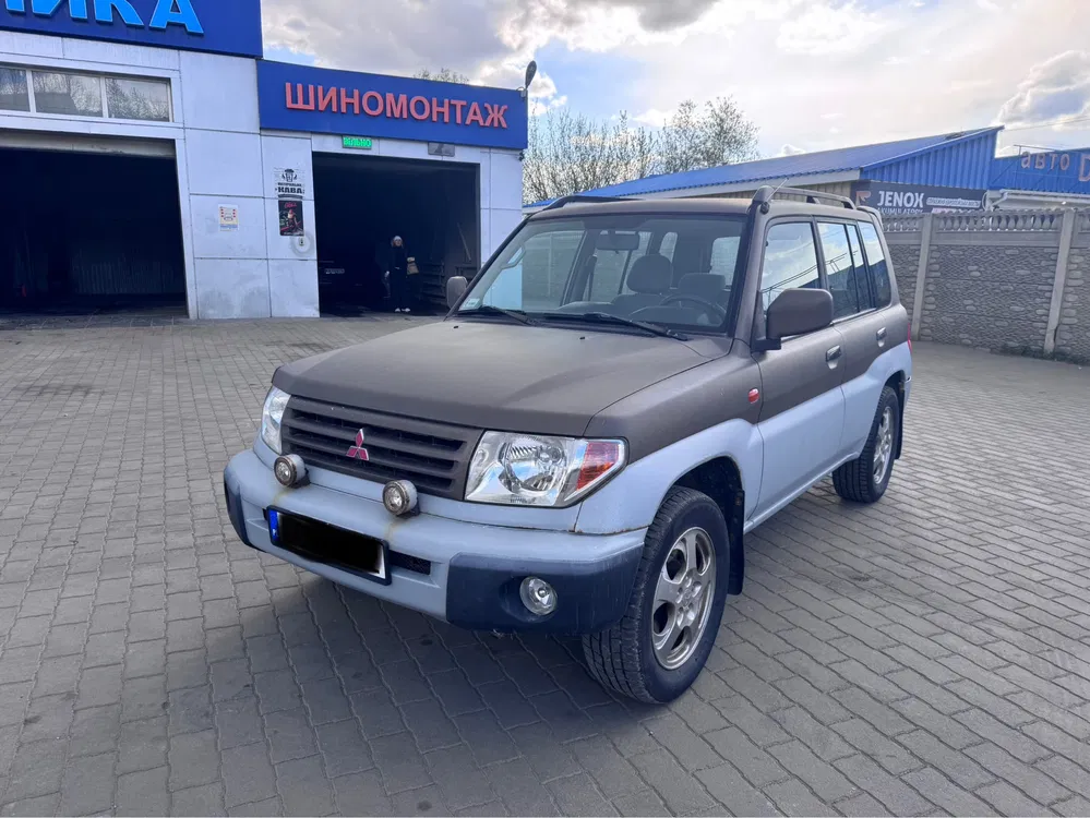 Фото 2004 Mitsubishi Pajero