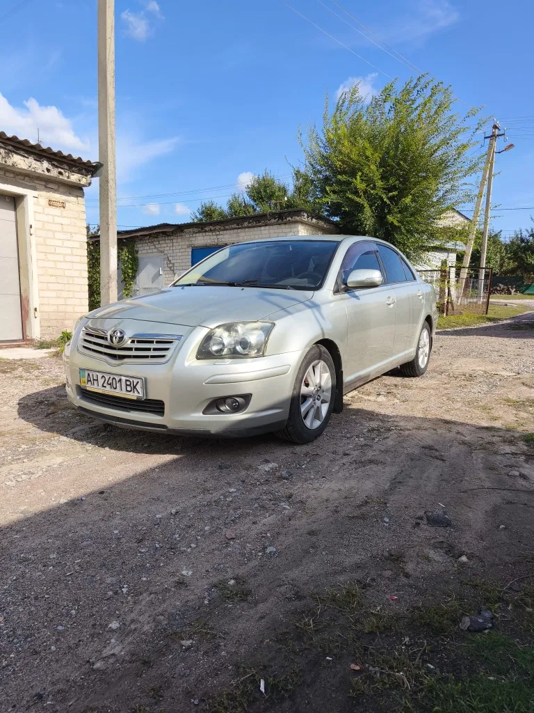 Фото 2006 Toyota Avensis