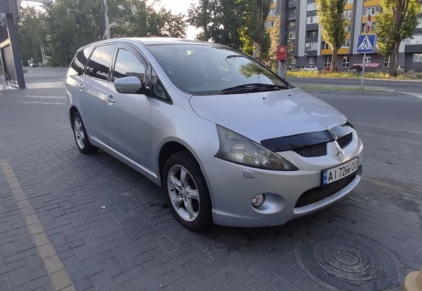 Фото 2006 Mitsubishi Grandis