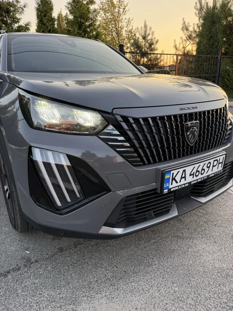Фото 2024 Peugeot 2008